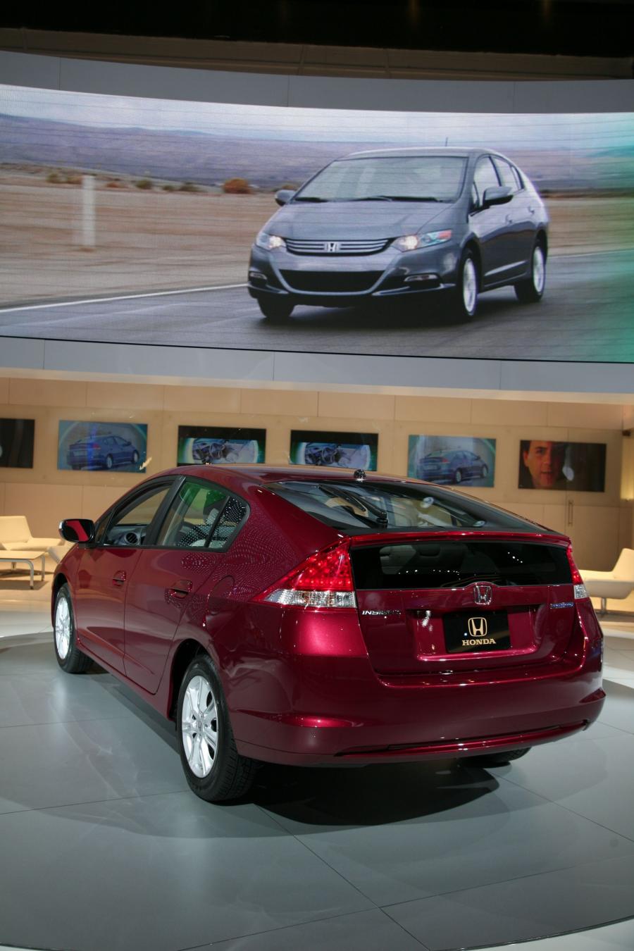  Honda Insight 2010 года  (фото 53 из 84)